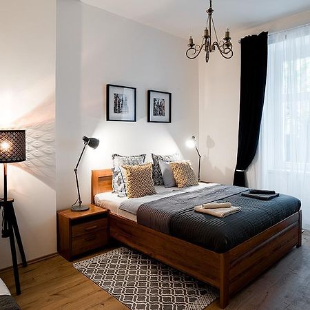 Apartment Gesse Brezinova Прага Экстерьер фото