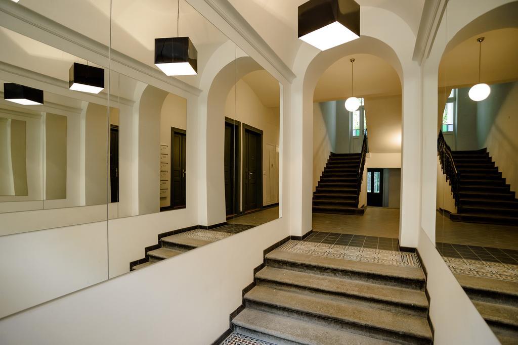 Apartment Gesse Brezinova Прага Экстерьер фото