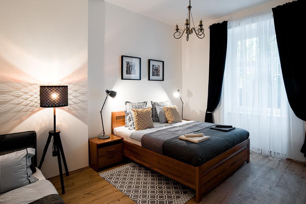 Apartment Gesse Brezinova Прага Экстерьер фото