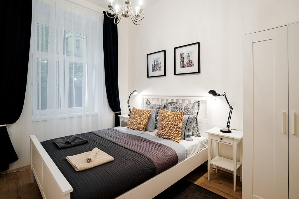 Apartment Gesse Brezinova Прага Экстерьер фото