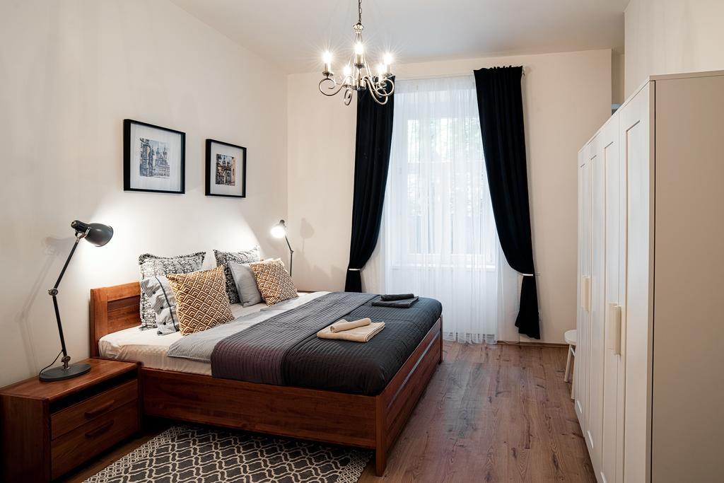 Apartment Gesse Brezinova Прага Экстерьер фото